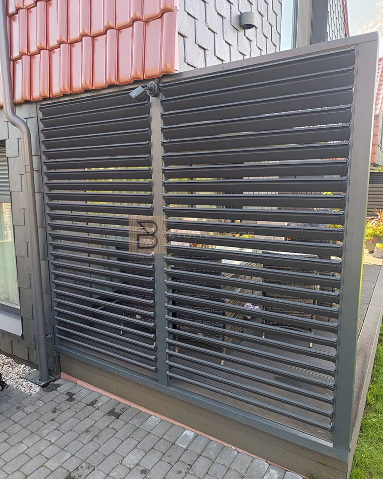 Lauko terasos žaliuzių pavydžiai