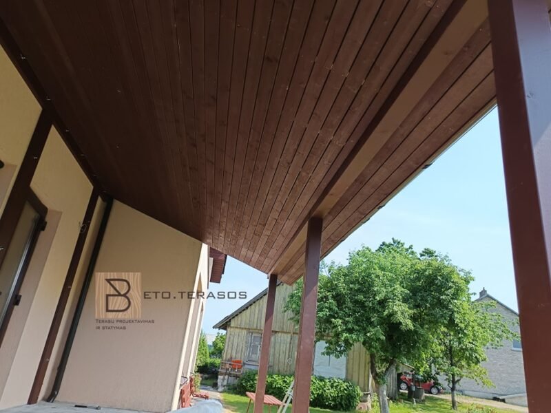 Stoginės lubos iš medinių dailylenčių