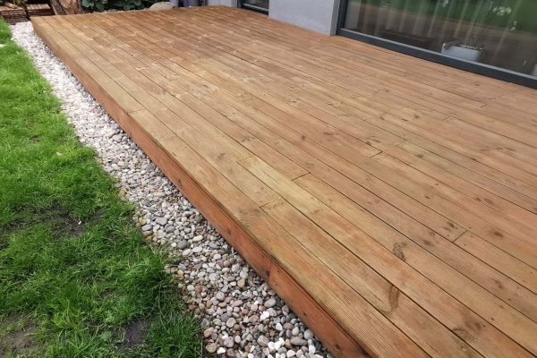 Terasos pavyzdys su moderniu dizainu